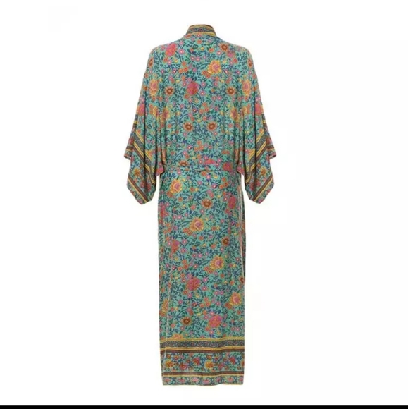 Beach Front Kimono - Picture 6 of 8